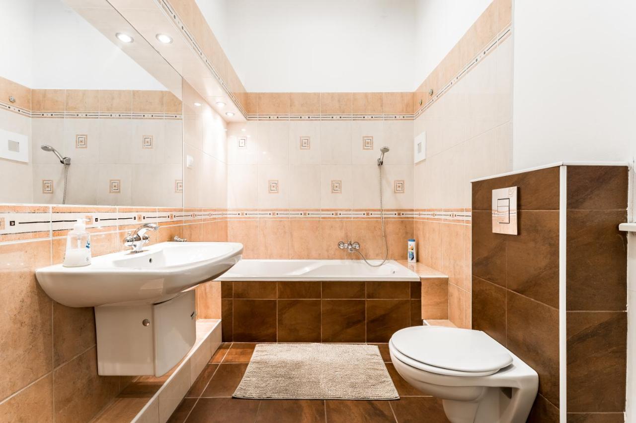 Berta - 4 Bedrooms, 3 Baths Budapest Esterno foto